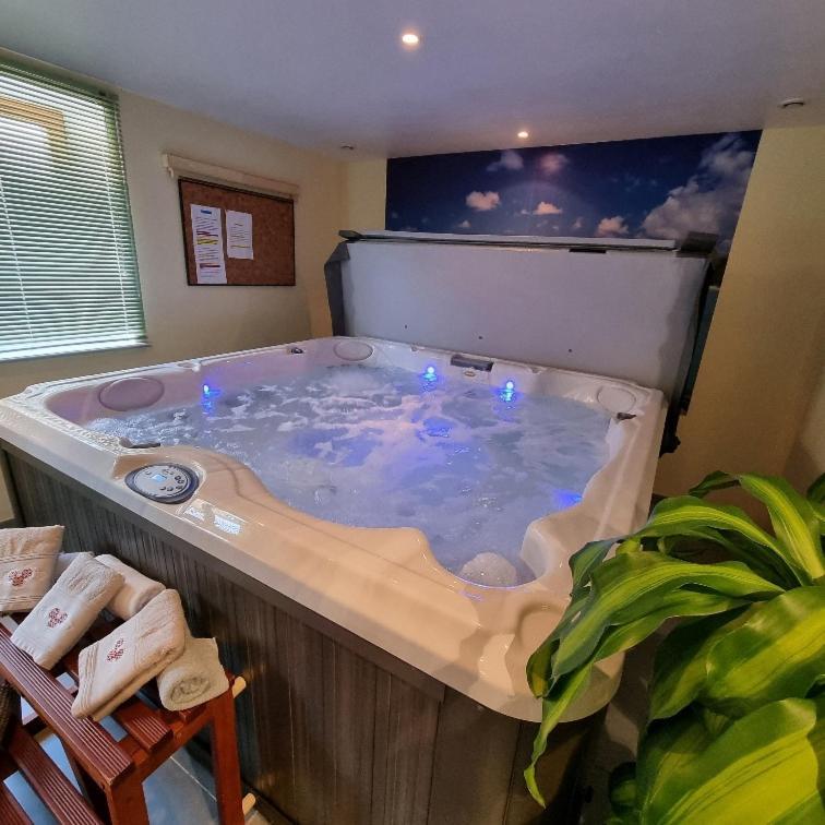 Gite Bruyere, 2 A 5 Personnes Avec Salle De Jeux Et Spa Dans La Residence فينترون المظهر الخارجي الصورة